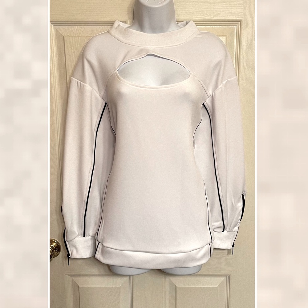 Cutout Zip Detail Style Top - Picture 10 of 12